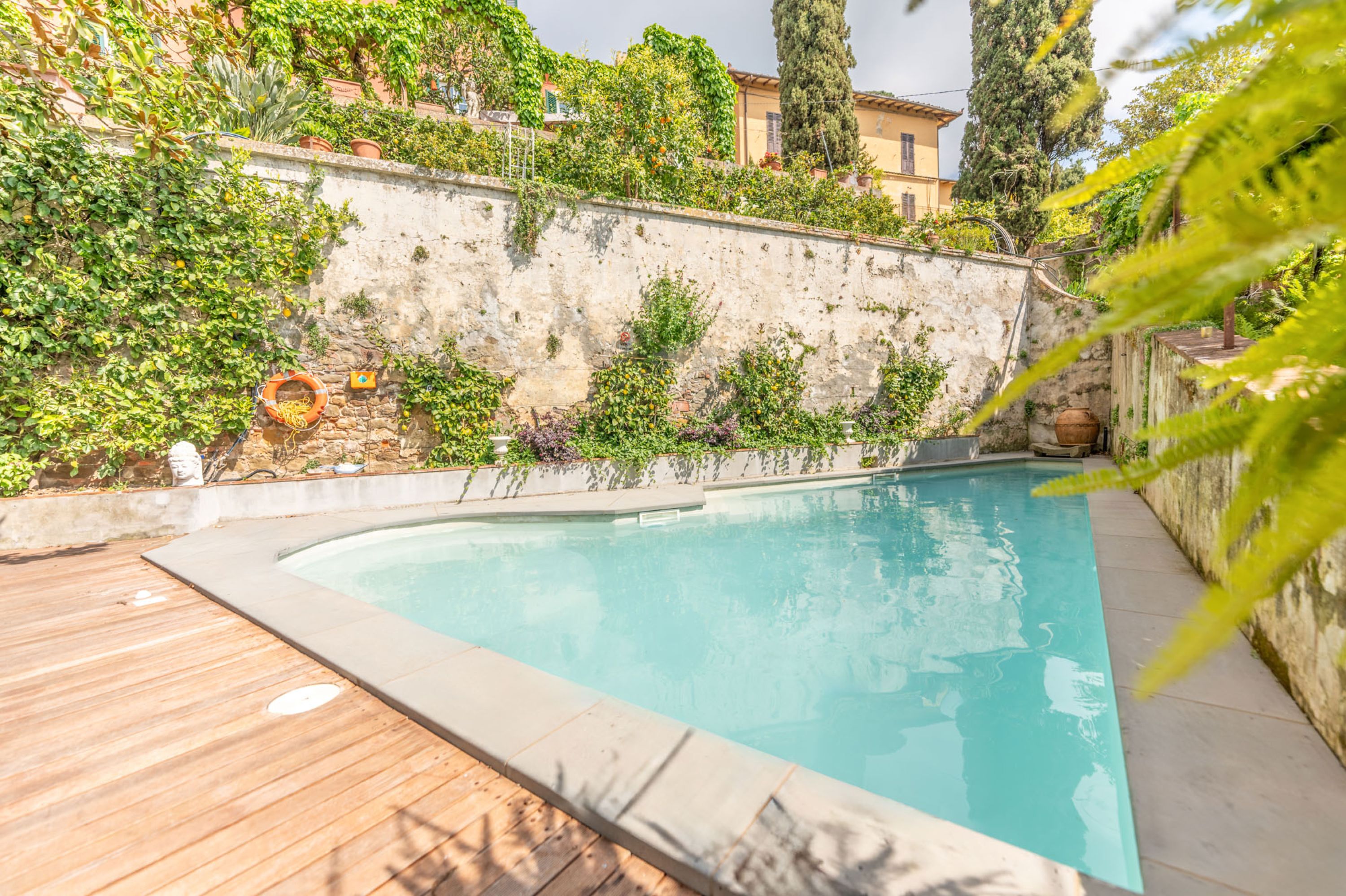 Hotels with pool in Tuscany